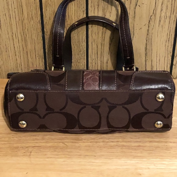 Coach Signature Bag - Picture 8 of 8